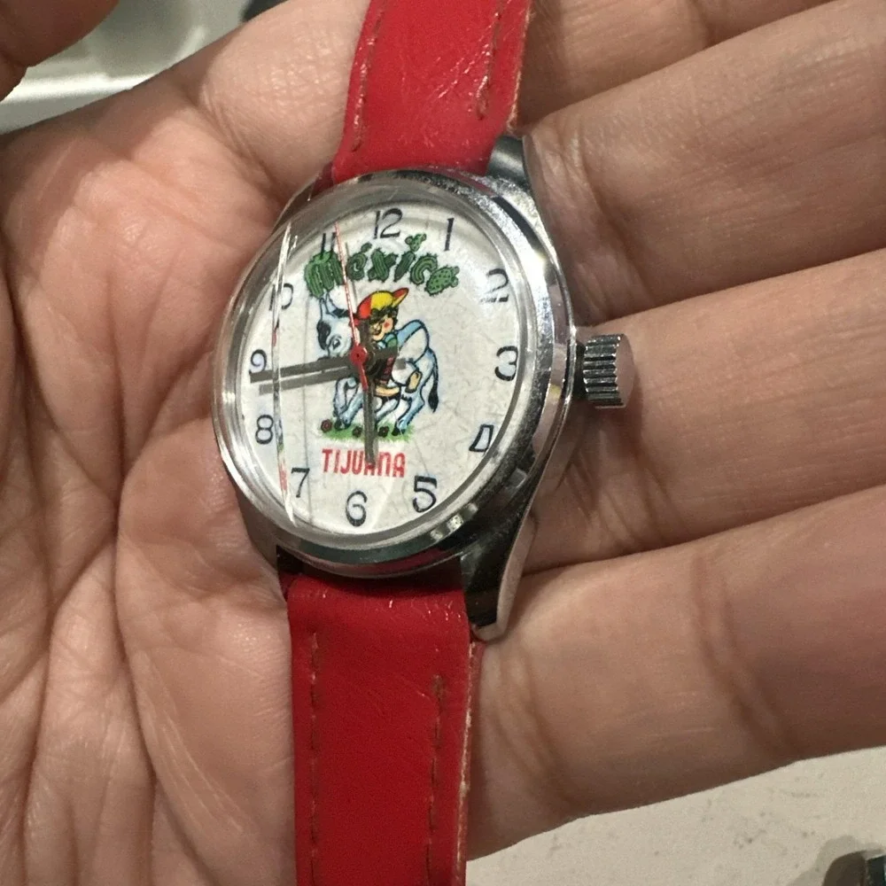 Working VTG 1960 Mexico Tijuana Unisex Watch Dial Manual Wind Red Strap 31mm 6.5